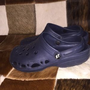 bare traps crocs